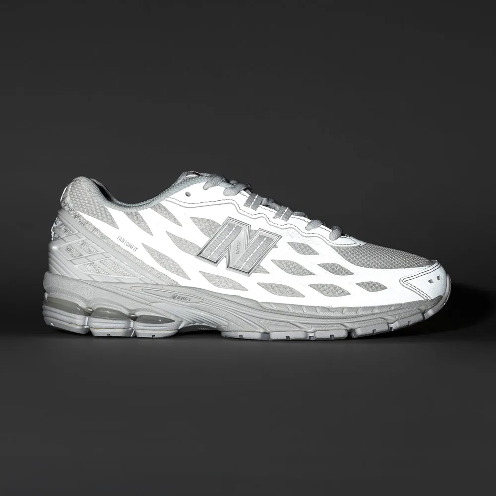 1906W | White