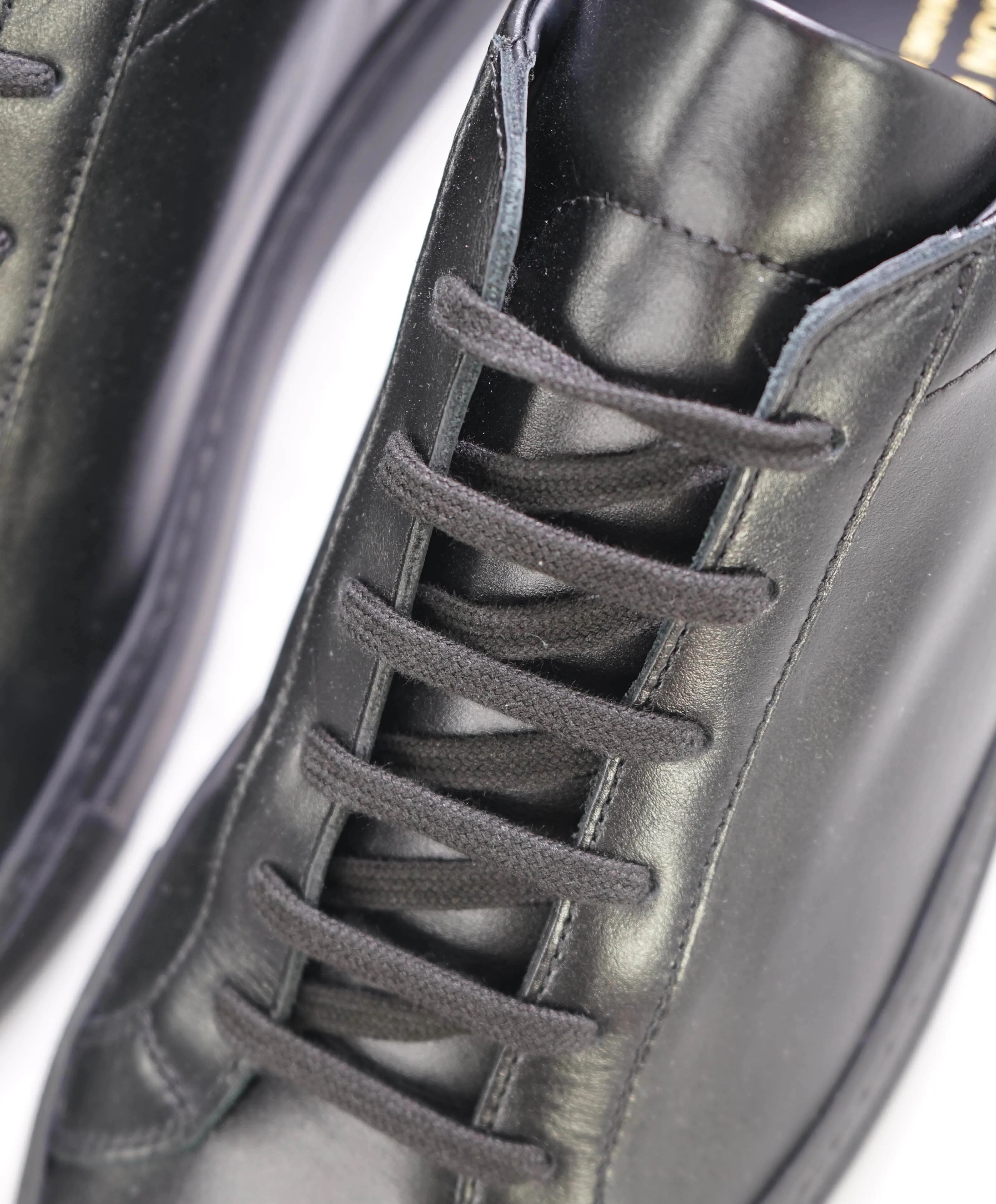 $440 COMMON PROJECTS - "Achilles" Black Leather Sneakers - 11 US (44EU)