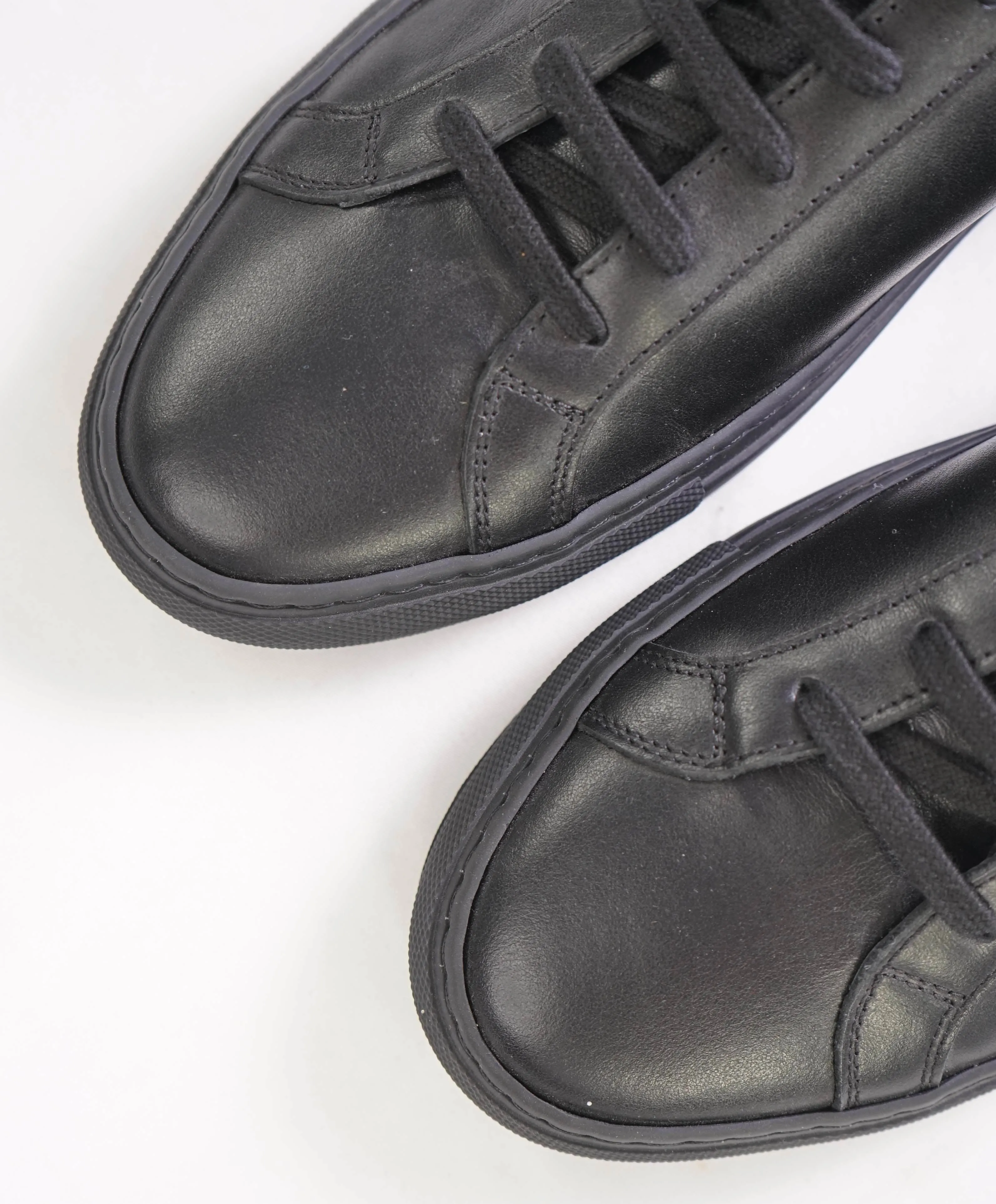 $440 COMMON PROJECTS - "Achilles" Black Leather Sneakers - 8 US (41EU)