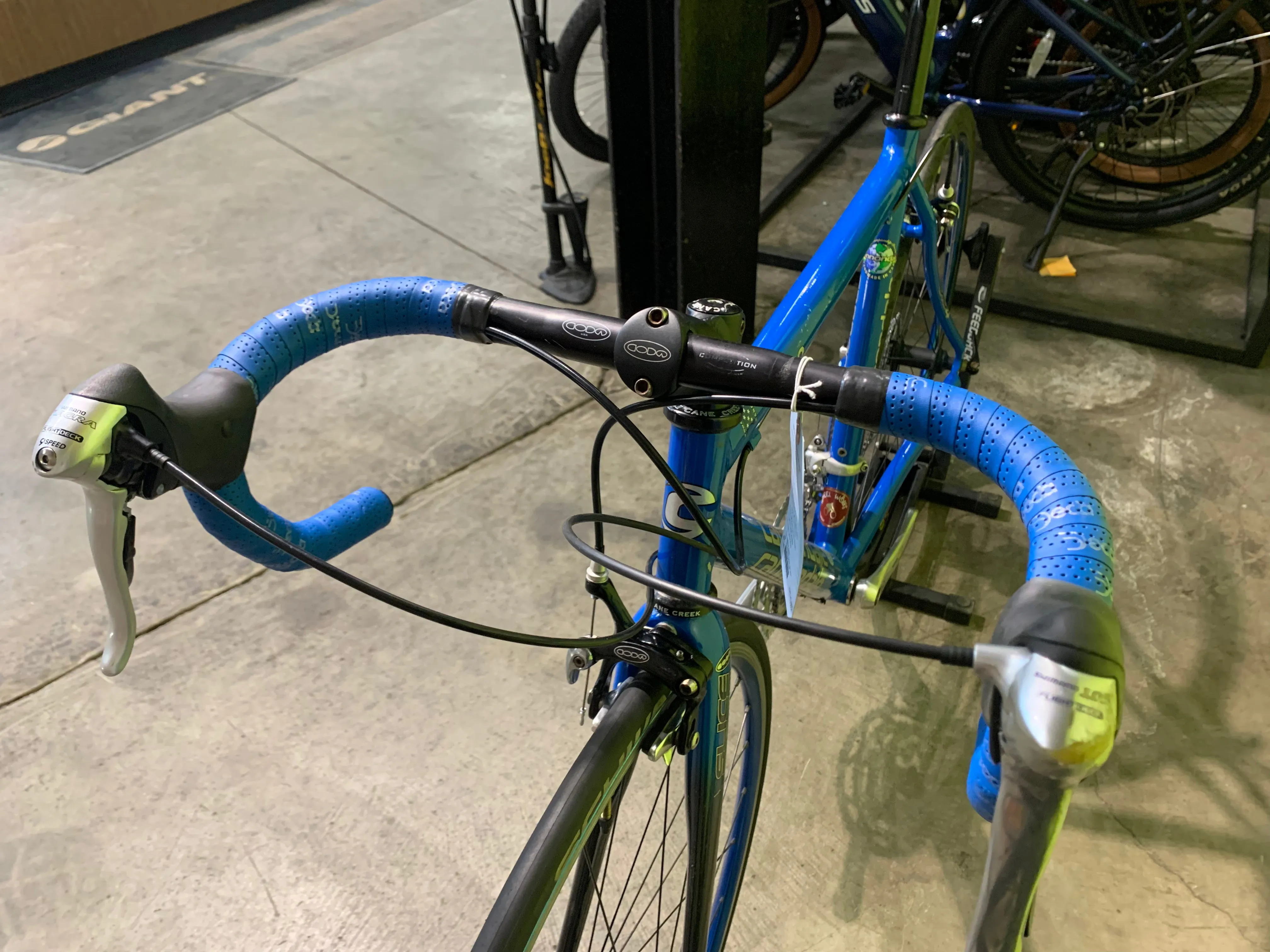 50cm/ 19" Cannondale R800 Road Bike Blue