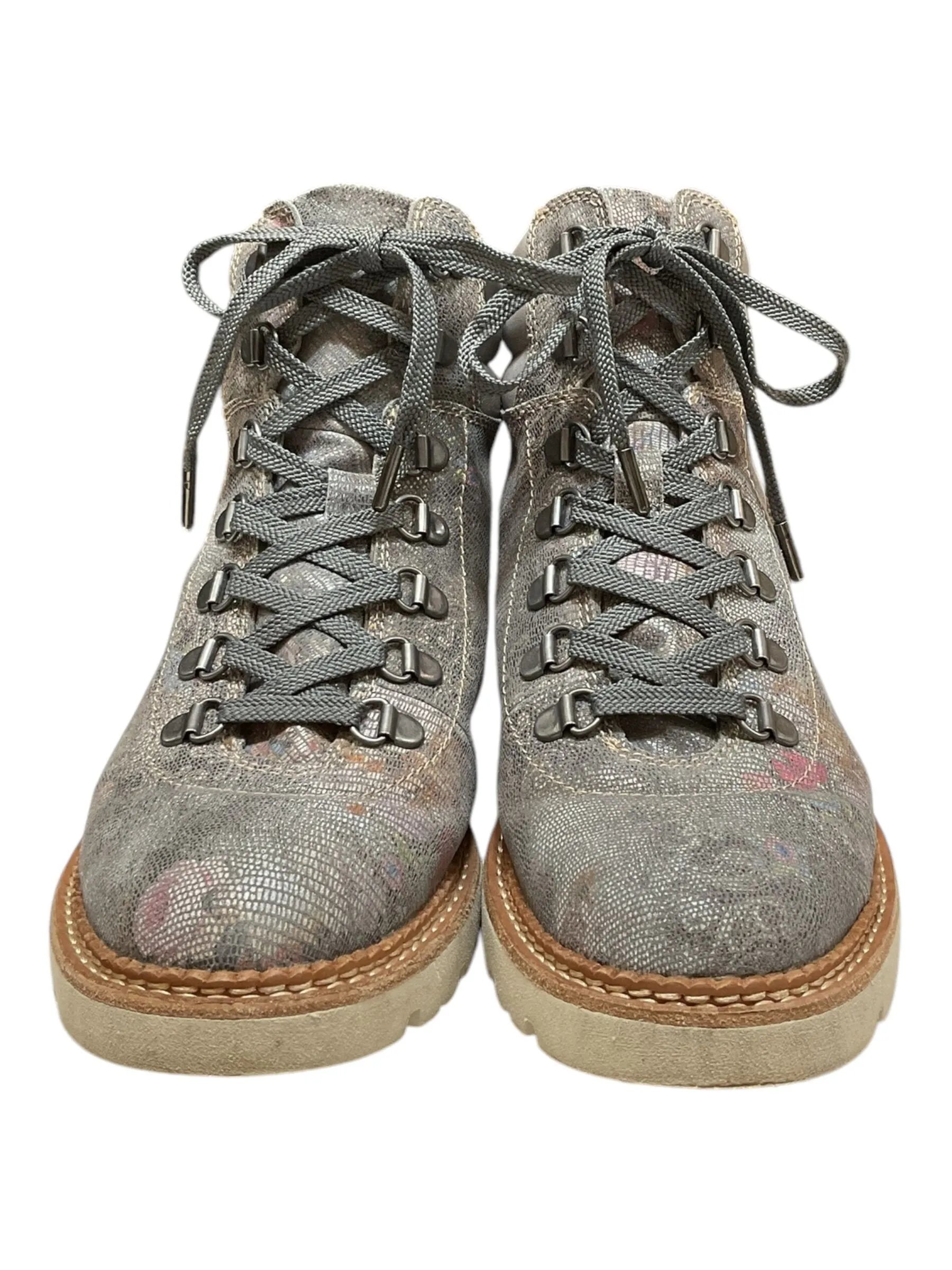 Boots Hiking By Clothes Mentor  Size: 8.5