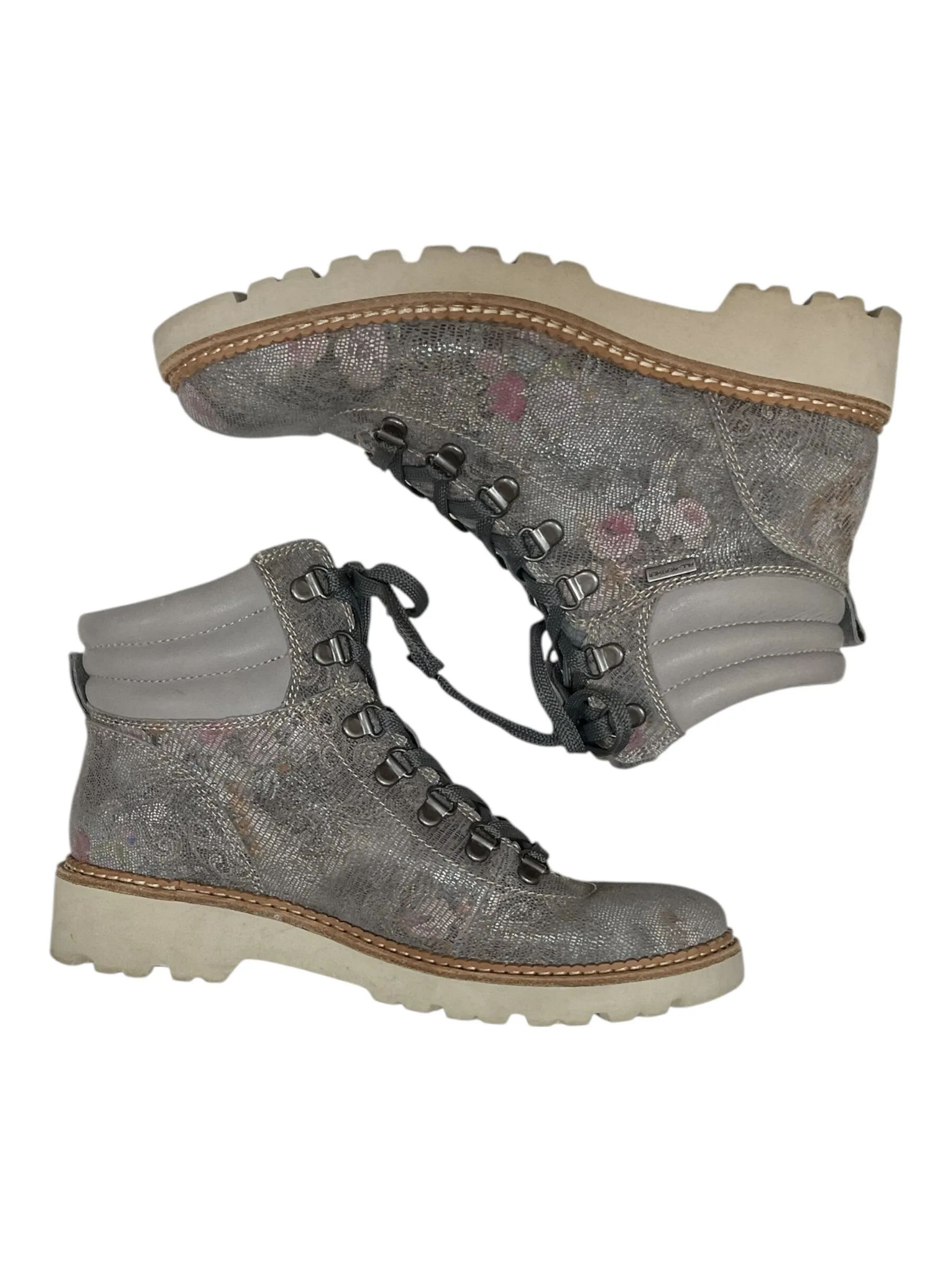 Boots Hiking By Clothes Mentor  Size: 8.5