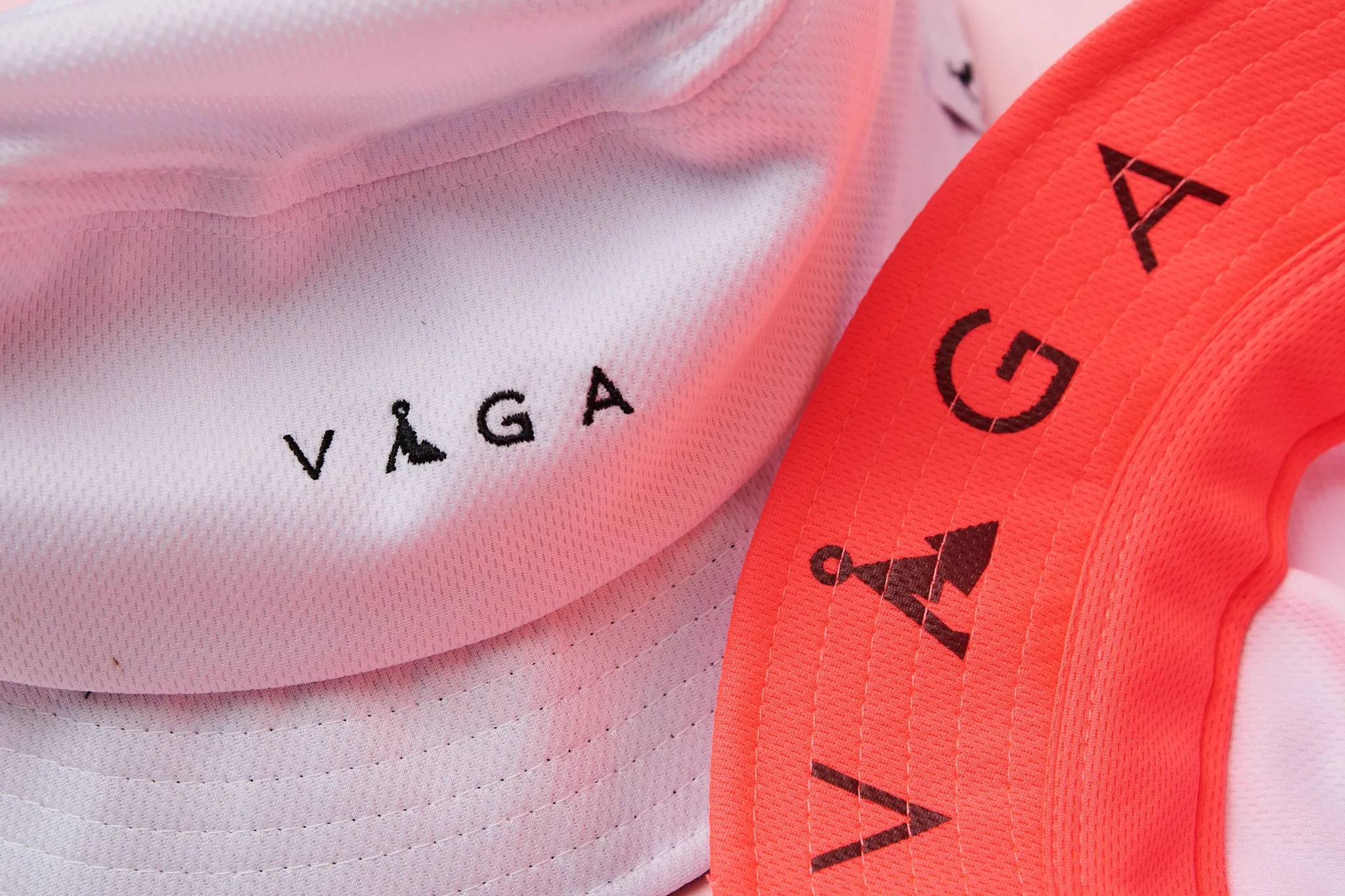 Bucket Hat White / Pink