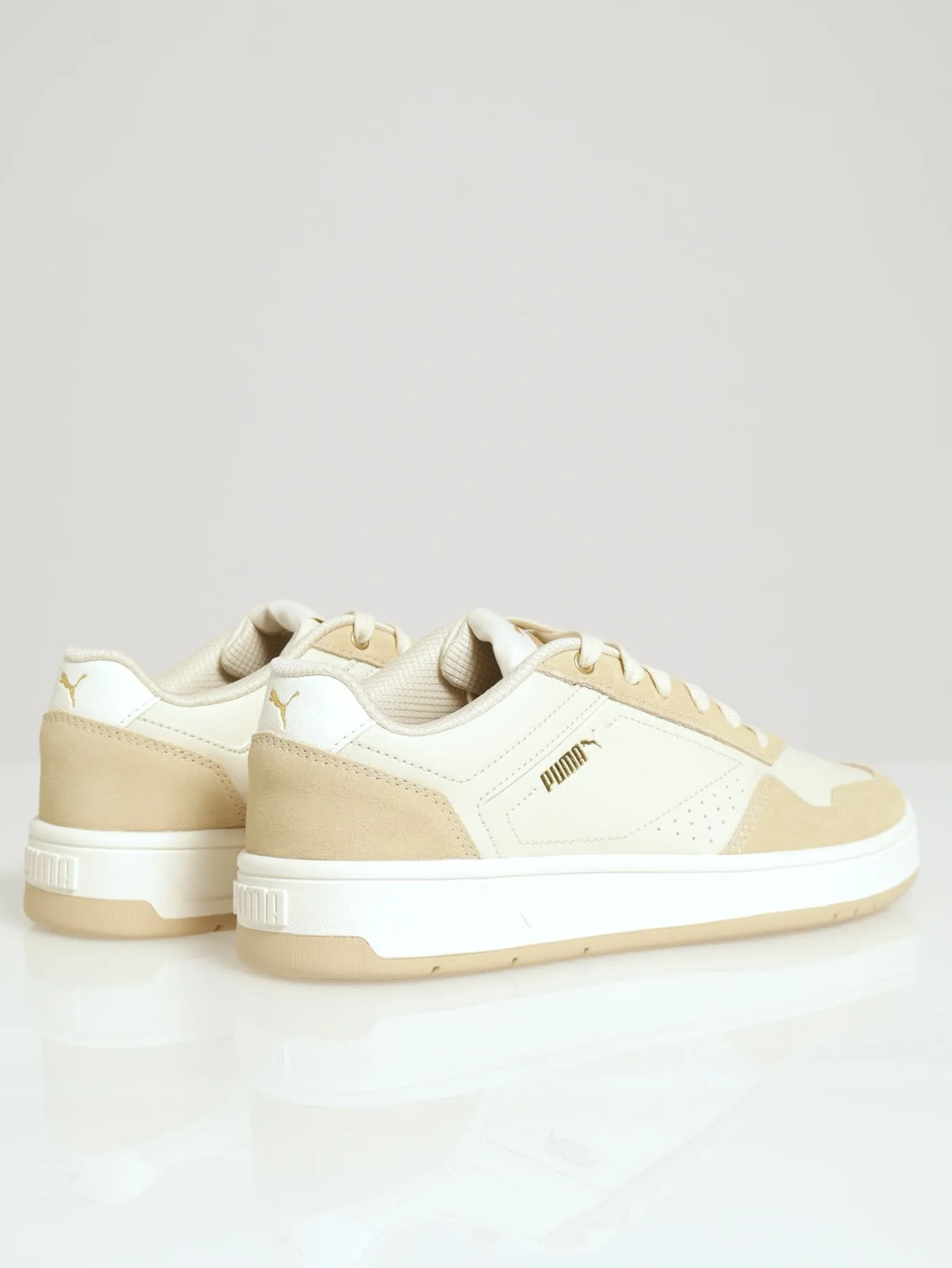 Court Classic Closed Toe Lace Up Sneaker - Beige