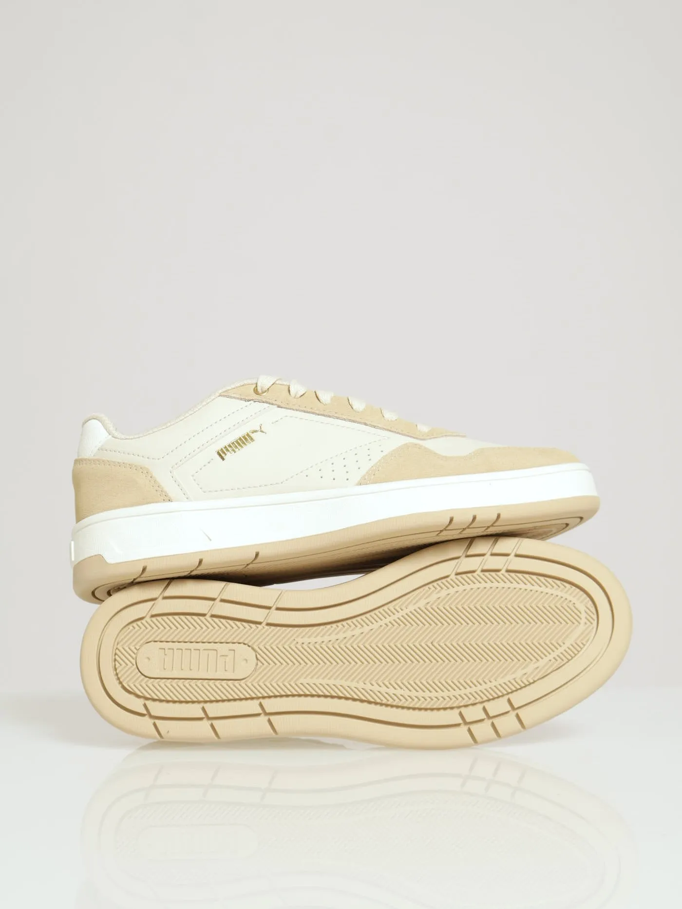 Court Classic Closed Toe Lace Up Sneaker - Beige