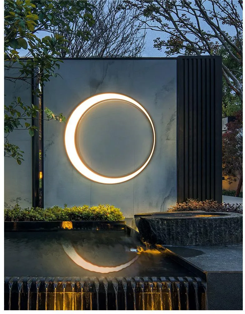 Crescent Outdoor Wall Lamp