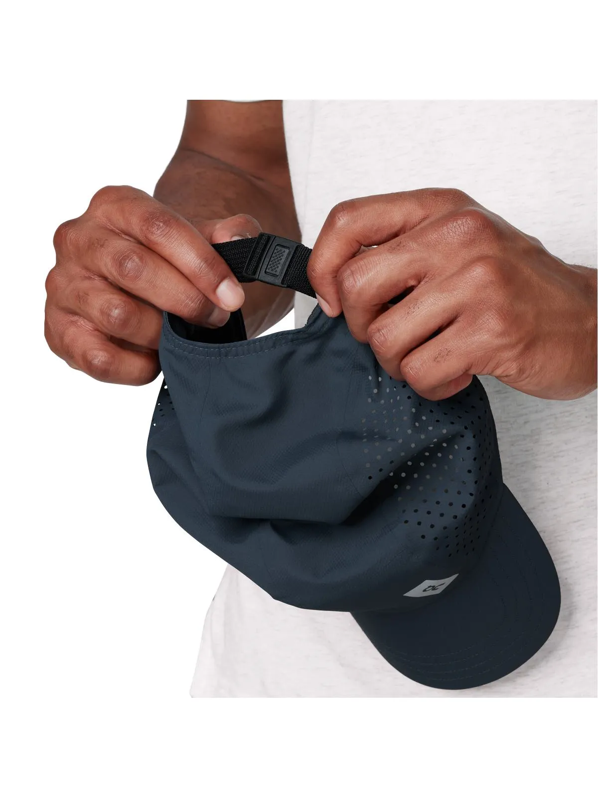 Czapka do biegania ON RUNNING Lightweight Cap granatowy