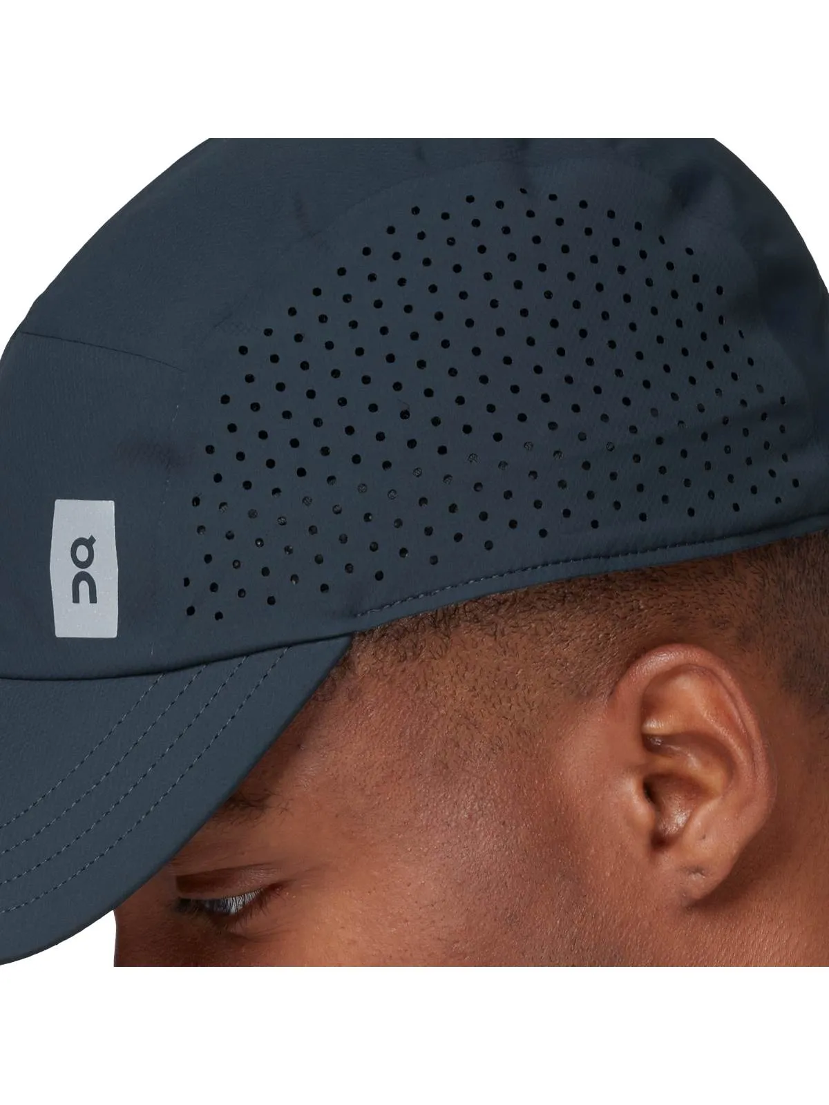 Czapka do biegania ON RUNNING Lightweight Cap granatowy
