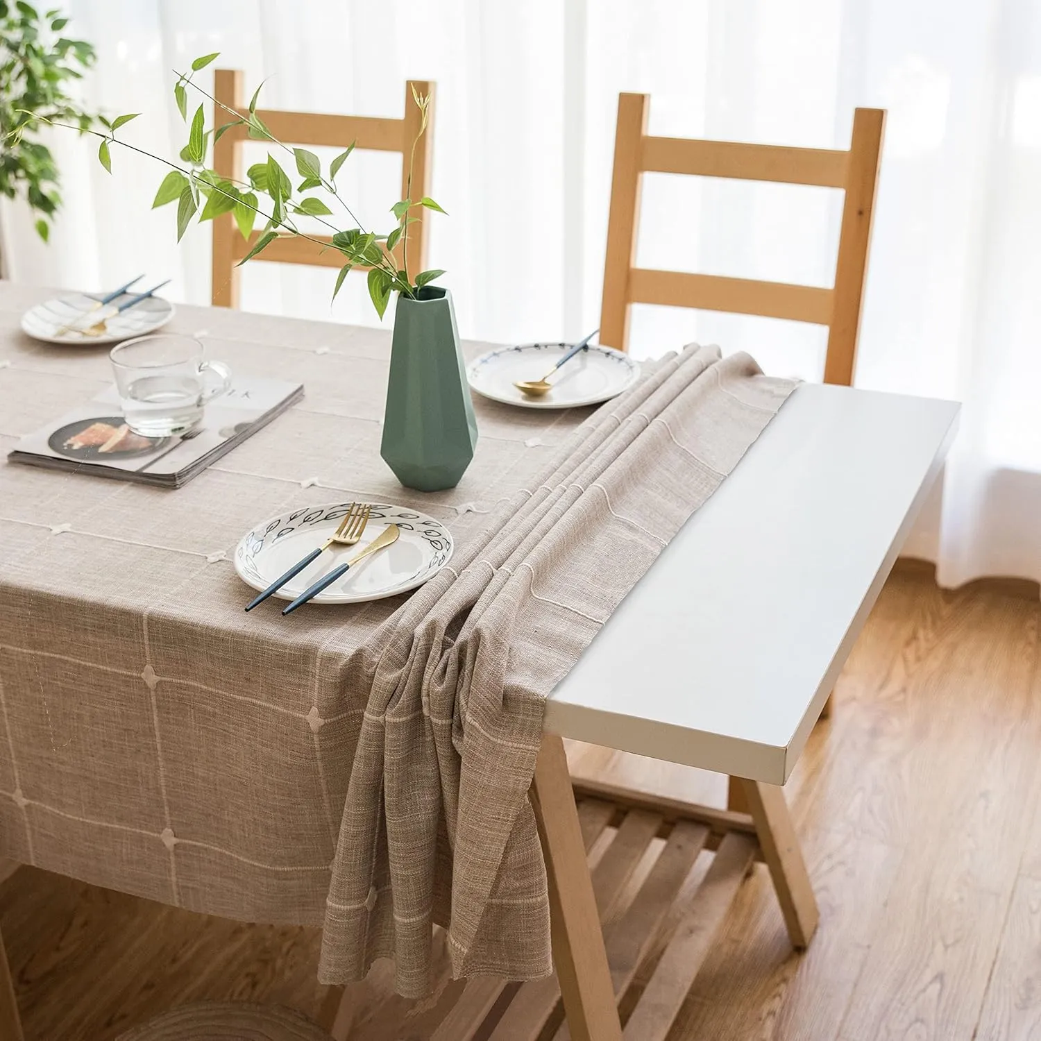 EMBROIDERED WATERPROOF TABLECLOTH