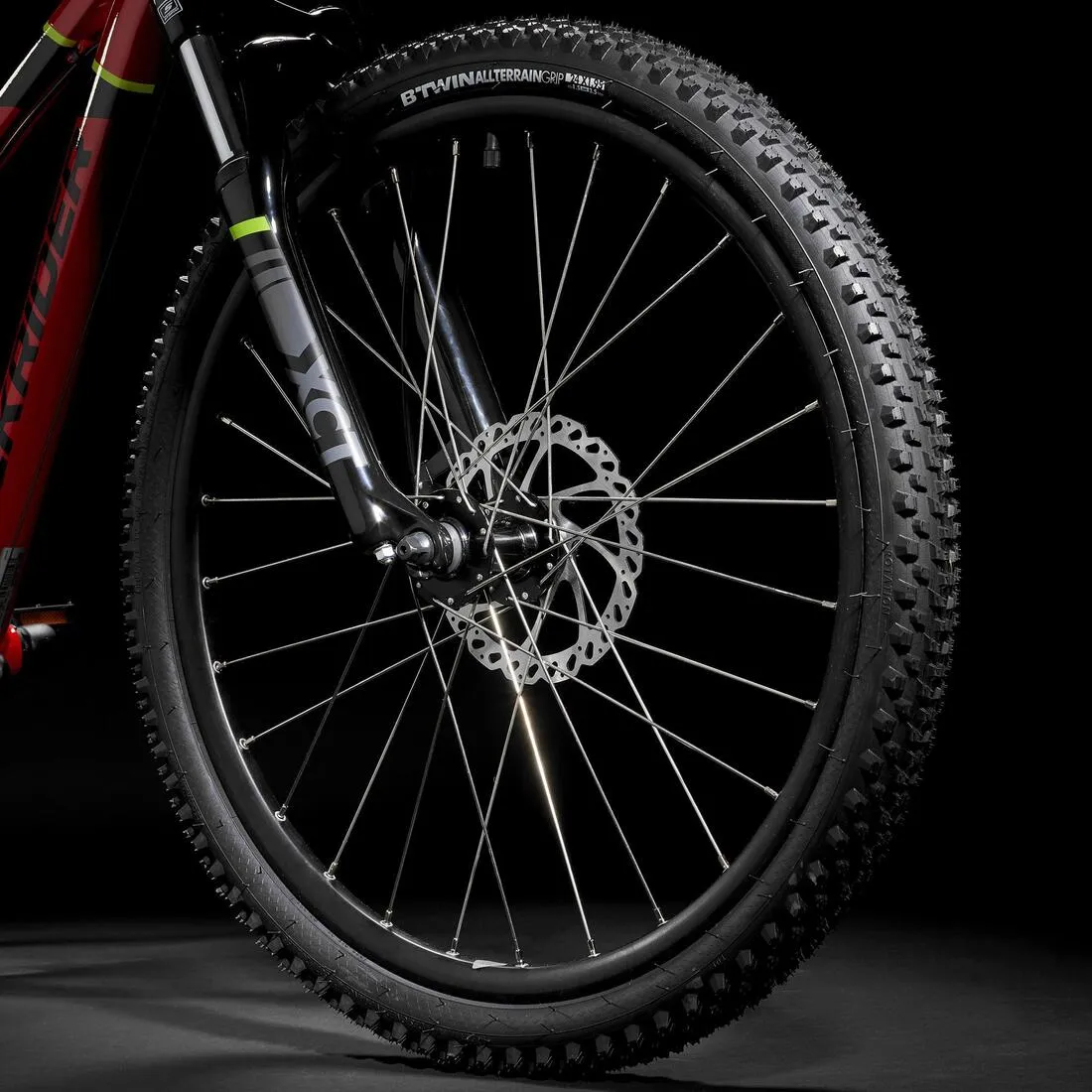 Kids' 24-inch lightweight aluminium mountain bike, red