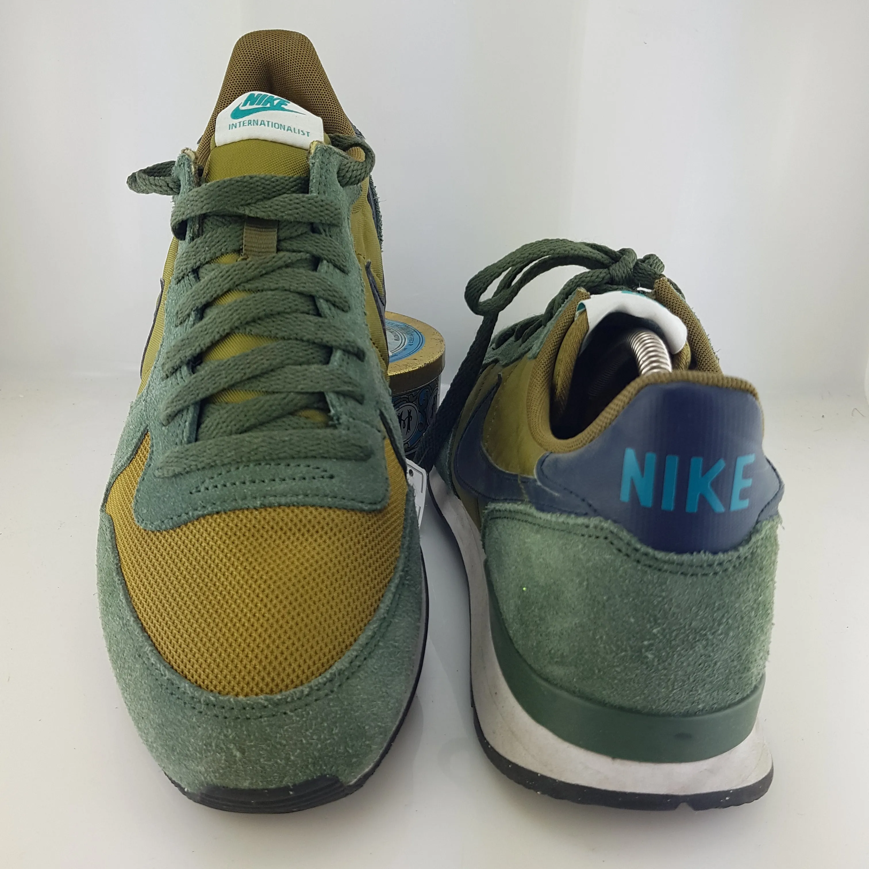 Low sneakers