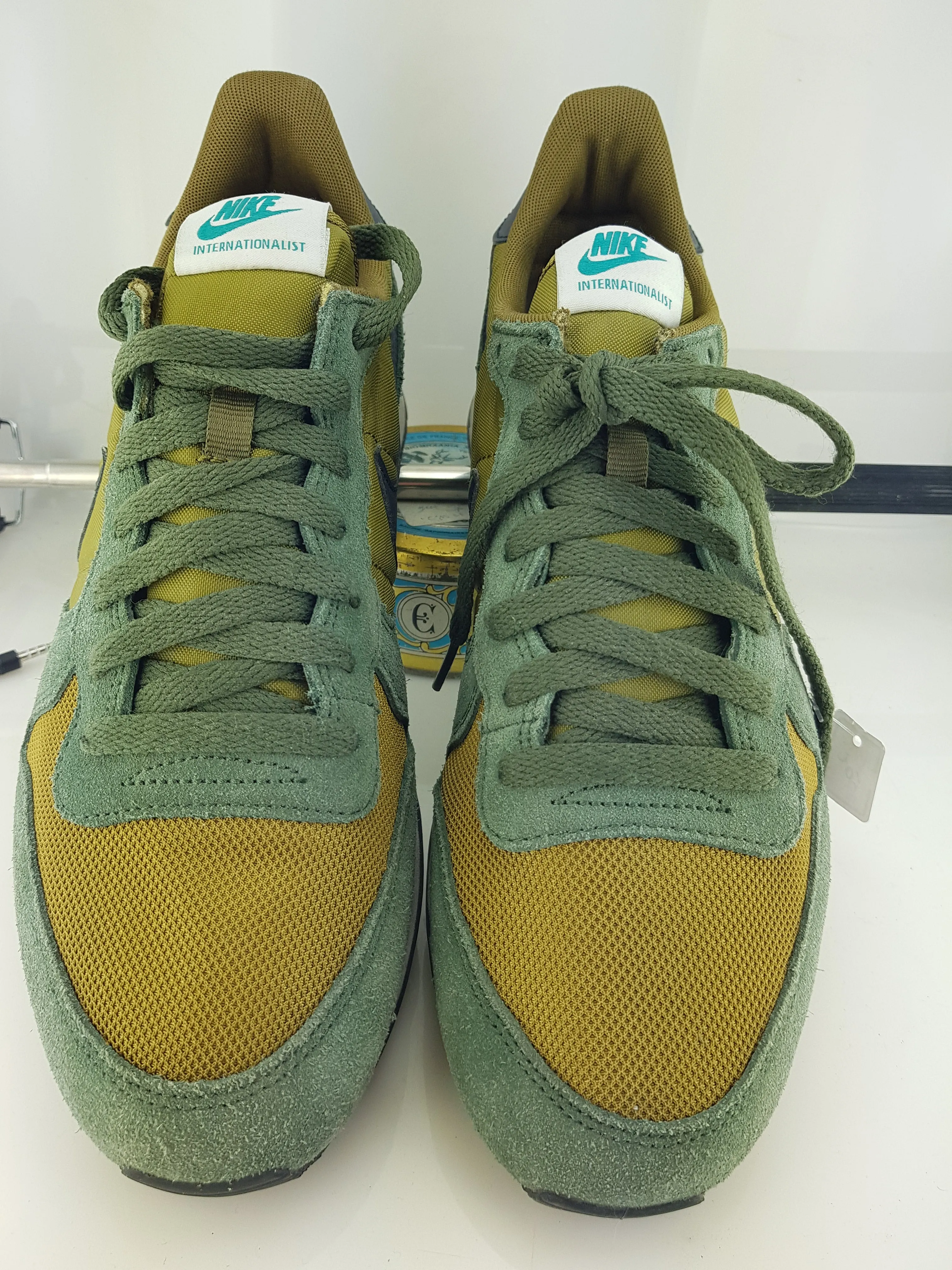 Low sneakers