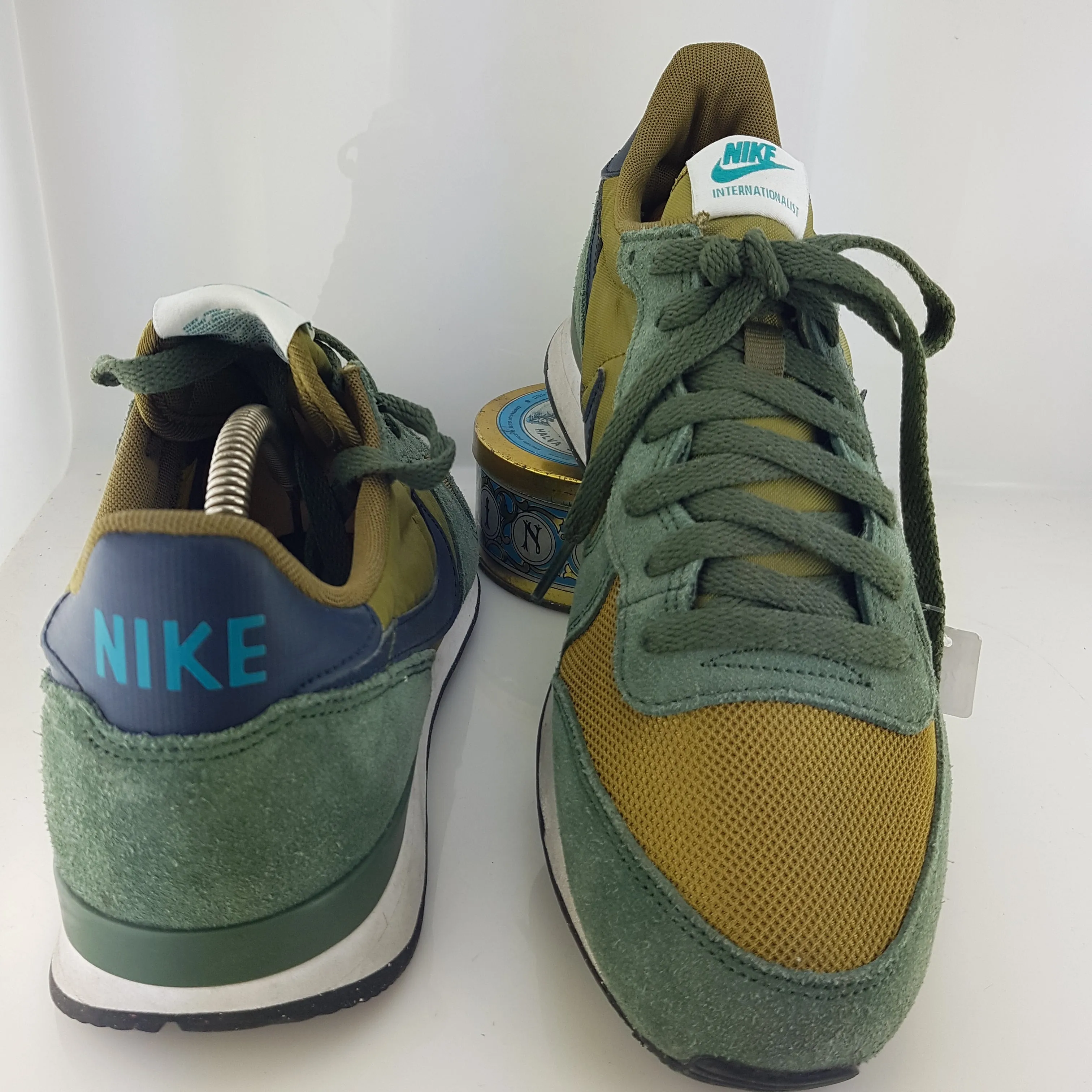 Low sneakers