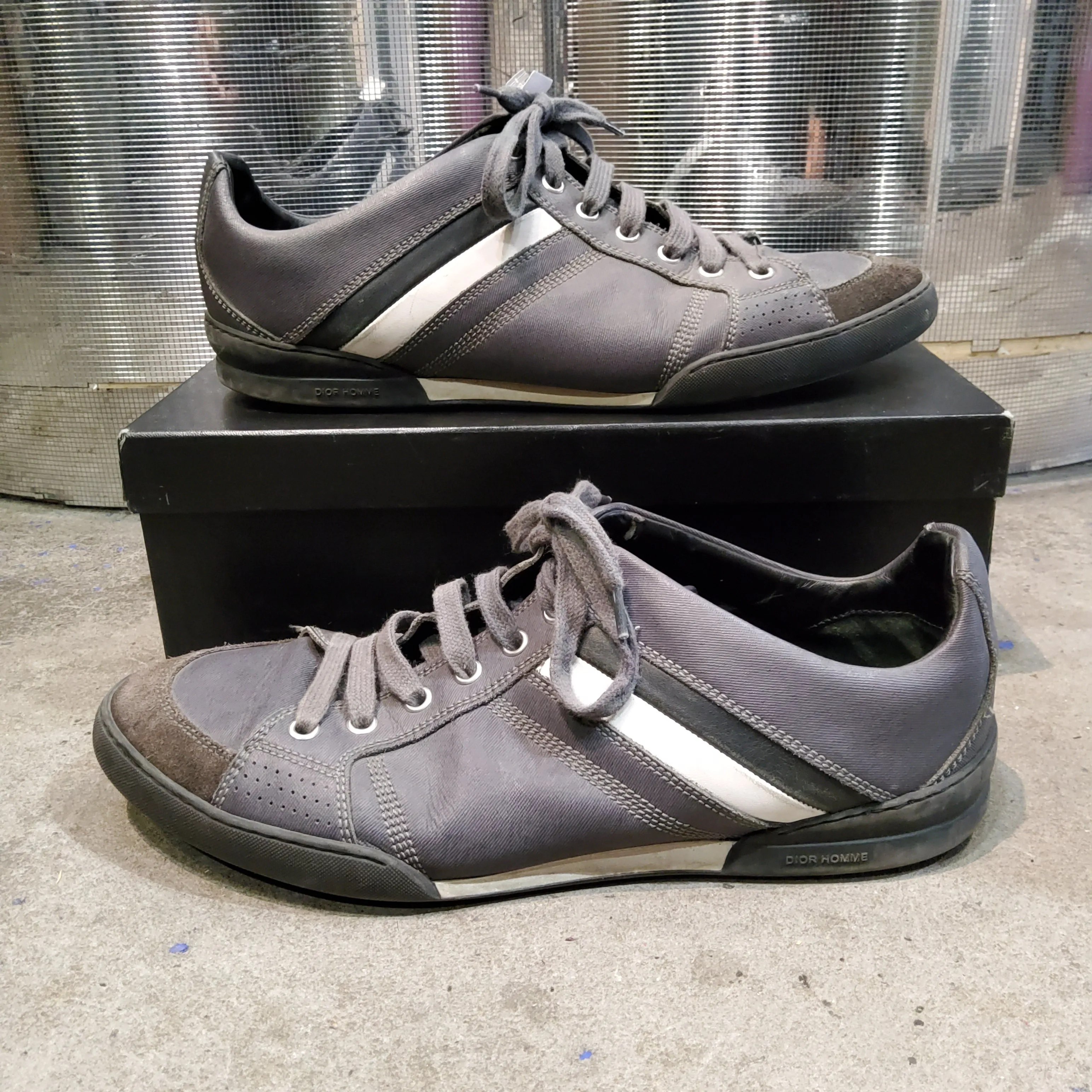 Low-top leather trainers