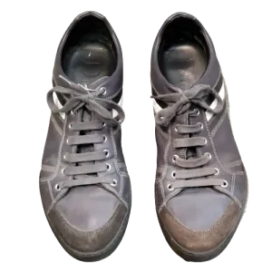Low-top leather trainers