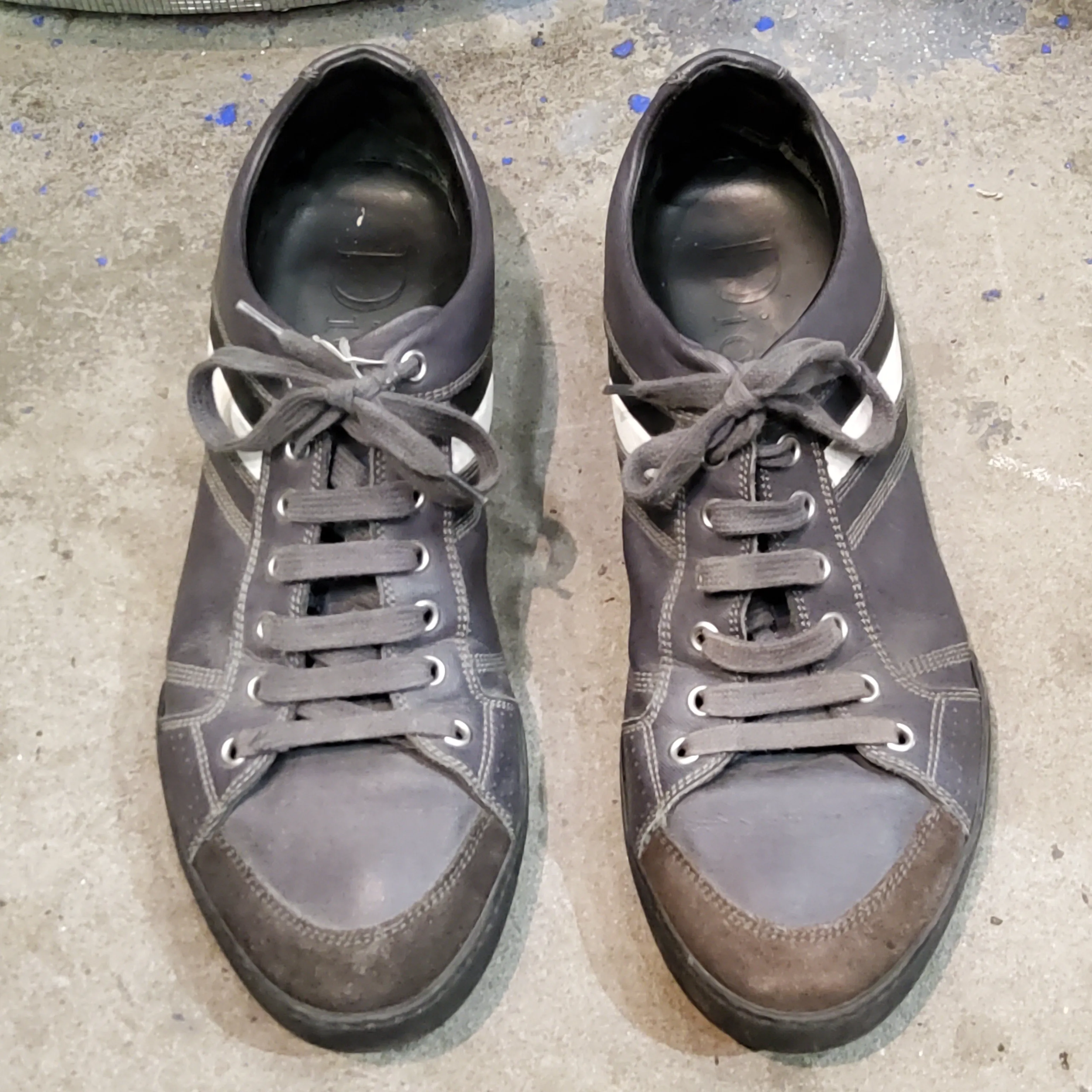 Low-top leather trainers