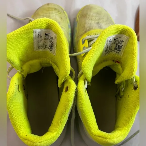 Nike Kyrie 4 Flytrap Mid Barely Volt Green Dayglow Classic Bold sneakers sz 8,5