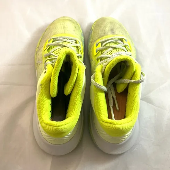Nike Kyrie 4 Flytrap Mid Barely Volt Green Dayglow Classic Bold sneakers sz 8,5