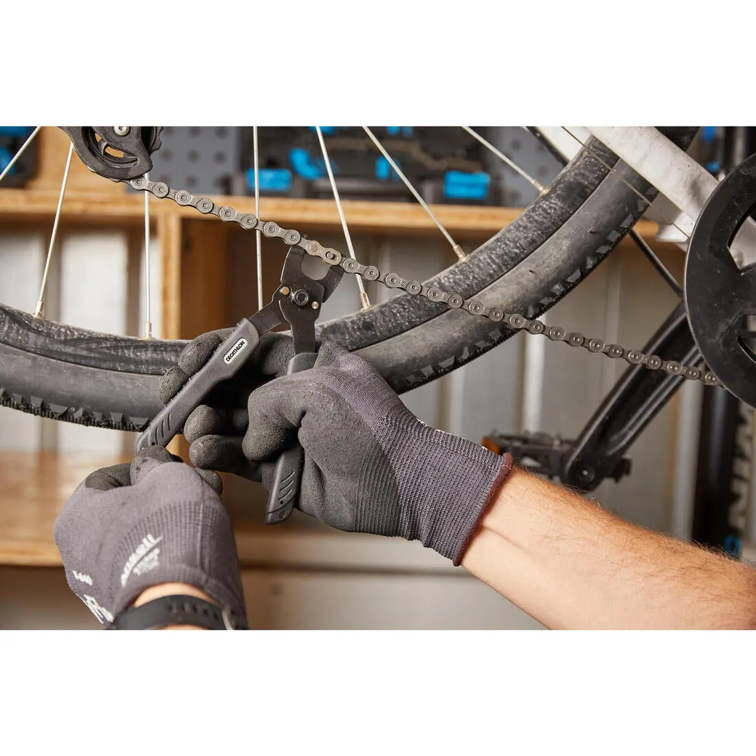 Quick-Release Bike Chain Tool