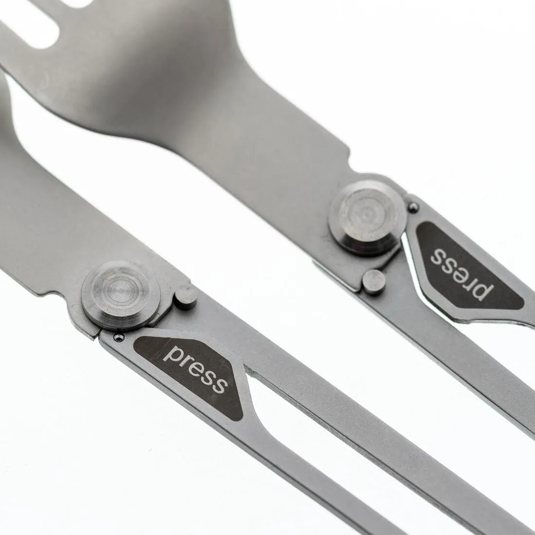 Set 2 couverts pliants 900, fourchette   cuillère, en acier inox pour le camping