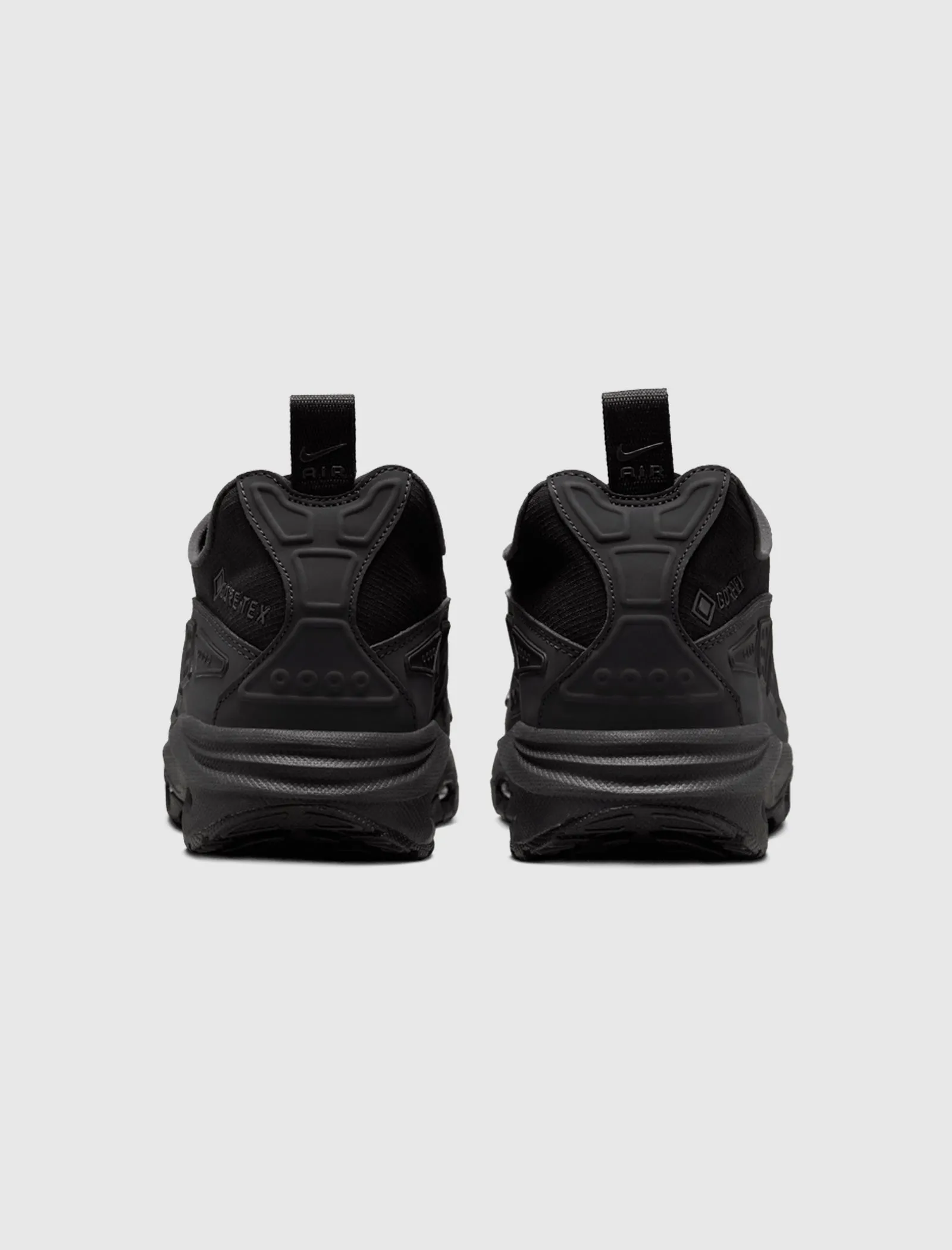 WOMENS AIR MAX SUNDER GORE-TEX "BLACK/DARK SMOKE GREY"